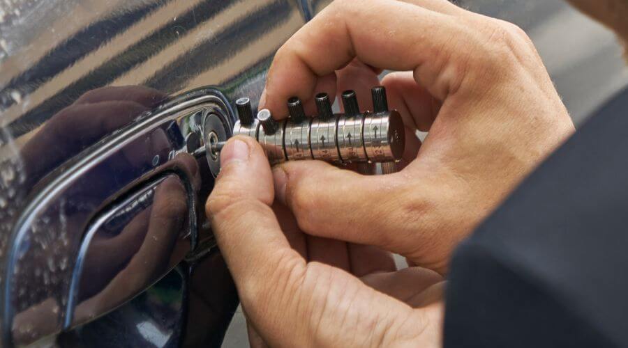 Professional gutter cleaning in Mosby, MT